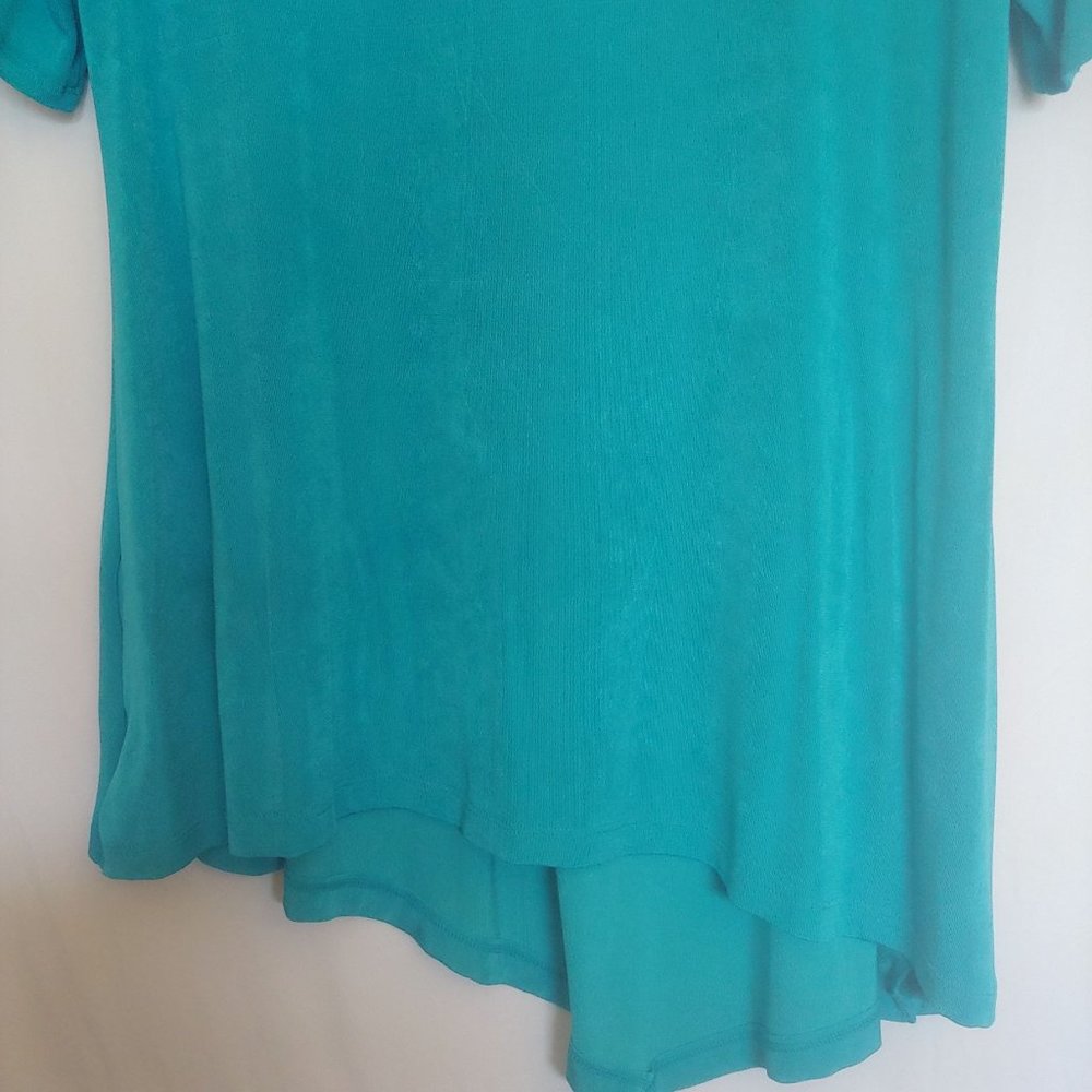 Chicos teal short sleeve a-symmetrical slinky knit top with chain size 1P - Picture 9 of 11